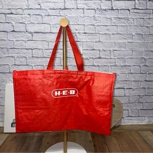 H-E-B Insulated Reusable Cooler Bag - Red, Extra Large
Keep your groceries cold!